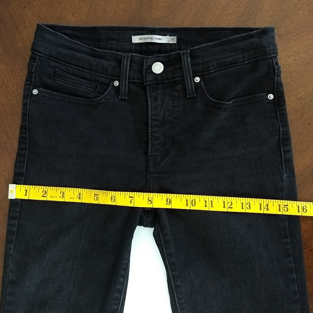 Levi's 311 Shaping Skinny 25 jeans